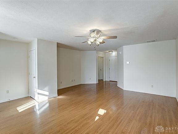 5th image of 412 Lambert Dr