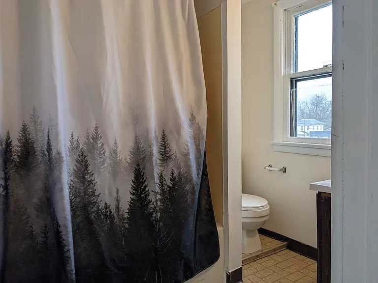 607 W Main St #3 — Photo 7