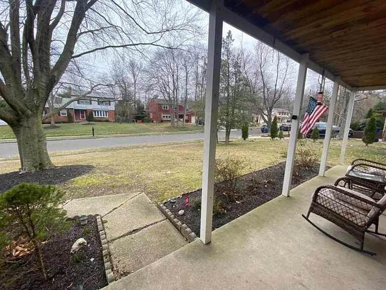 1500 Walnut Ave — Photo 3