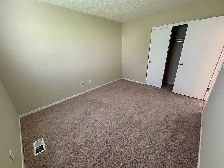 1826 Stoneview Ct — Photo 13