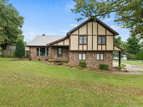 731 Southgate Dr, Morganfield, KY 42437