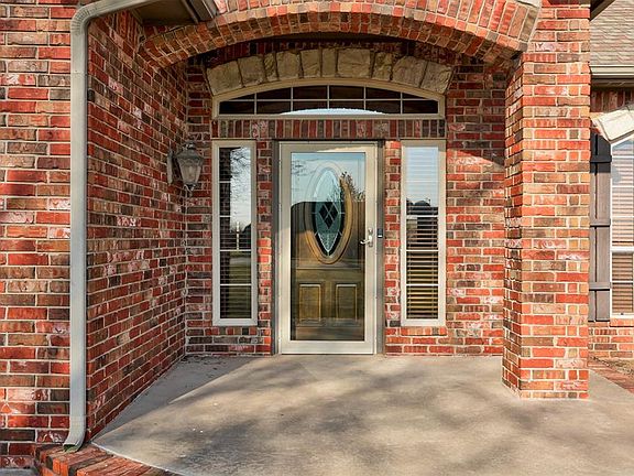 4th image of 1307 Whispering Ridge Dr