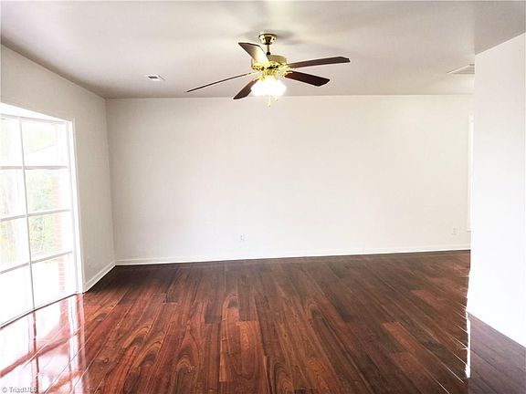 4th image of 3405 Terry Ln