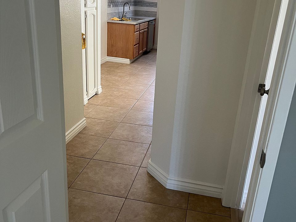 Hallway to Kitchen