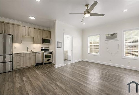 3rd image of 1217 N Berendo St Unit 26