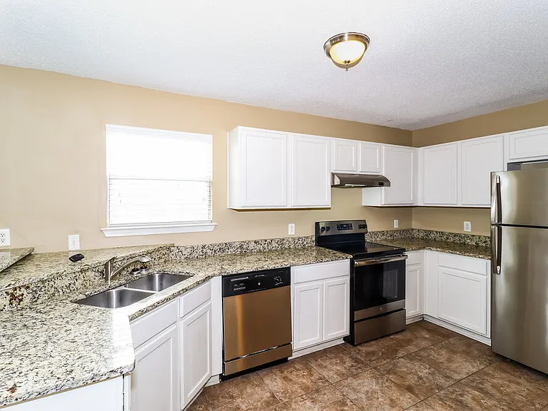 4551 Blue River Dr — Photo 11