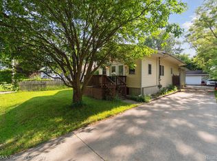3244 Huggins Ave, Flint, MI 48506