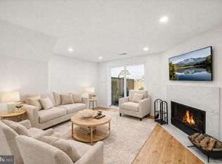 6347 Chimney Wood Ct, Alexandria, VA
