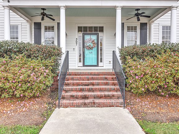 4th image of 307 Amaryllis Ave