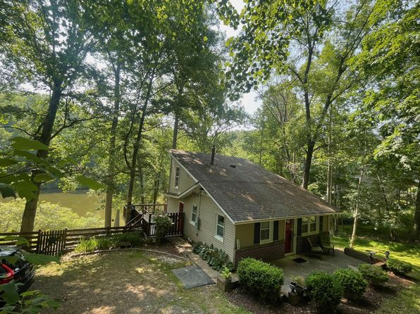 308 Pine Dr