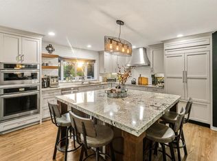 5011 SW Viceroy Dr NW, Calgary, AB T3A0V2