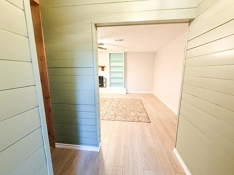 2605 Cambridge St — Photo 4