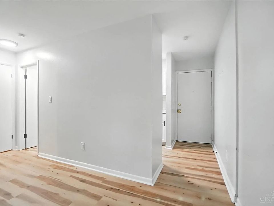 1st image of 506 Main St #11