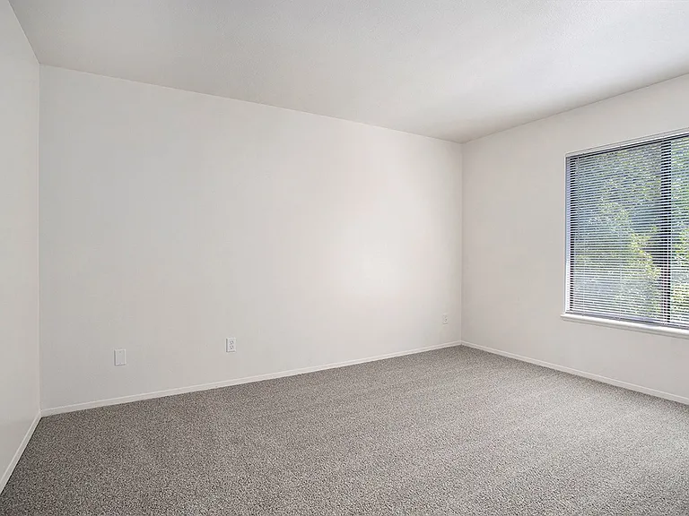 Pine Knoll Apartments — Photo 35