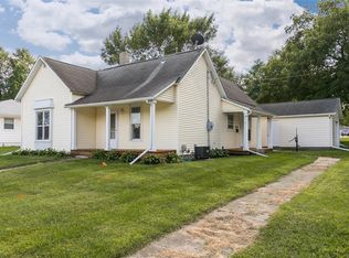 121 Main St, Center Point, IA 52213