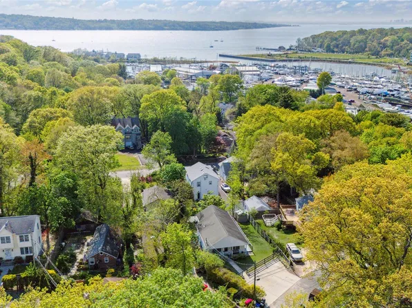 5 Towle Place, Glen Cove, NY 11542