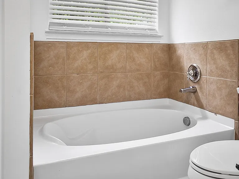 10003 Magnolia Riv — Photo 12