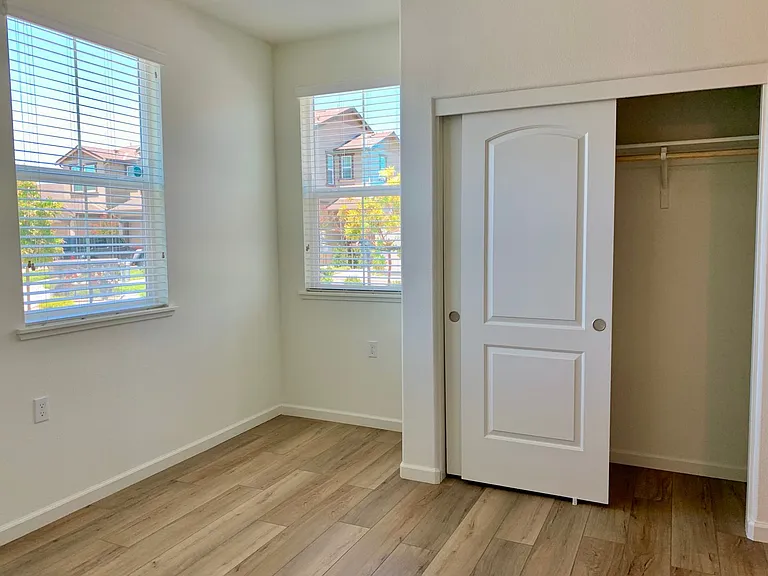 1900 Monroe Ct #100 — Photo 17