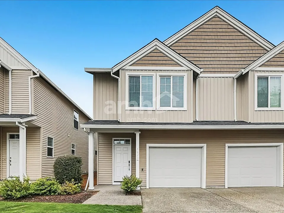 1628 NE 10th Pl