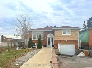 3720 Brandon Gate Dr, Mississauga, ON L4T 3M8