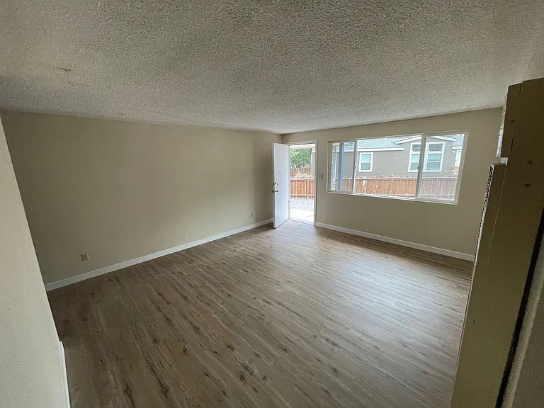 1515 Arthur St #3 — Photo 5