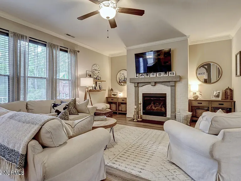 363 Belvedere Dr — Photo 10