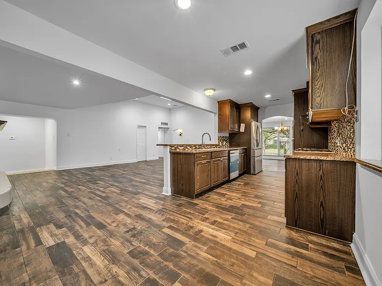 2516 Pinebluff Dr — Photo 15