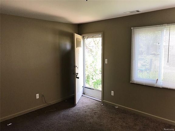 4th image of 21307 La Salle Blvd