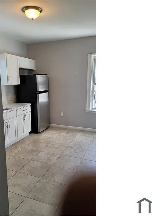 3 bed, 1350 sqft, $2,400 — Photo 2