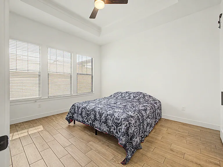 4412 N 203rd Dr — Photo 17