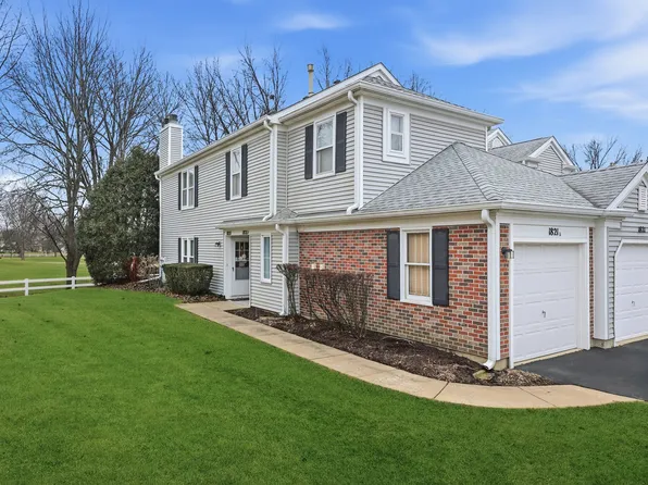 1821 Pebble Beach Cir #1, Elk Grove Village, IL 60007