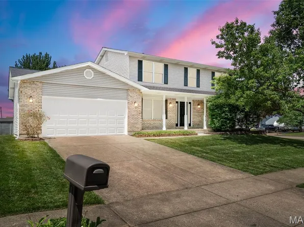915 Hunter Chaise Dr, Wentzville, MO 63385