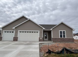 N9221 Dylan Dr, Appleton, WI 54915