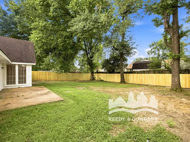6213 Holly Park Dr — Photo 35