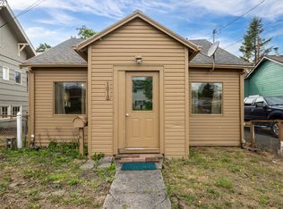 1010 Grove Ave, Tillamook, OR 97141