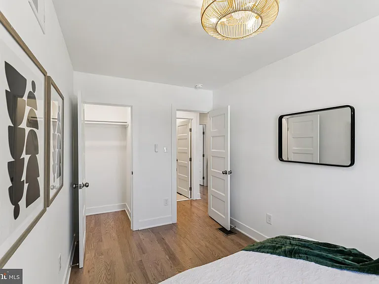 732 Harry St — Photo 26