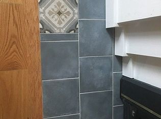 6809 Linden Ave N, Seattle, WA 98103