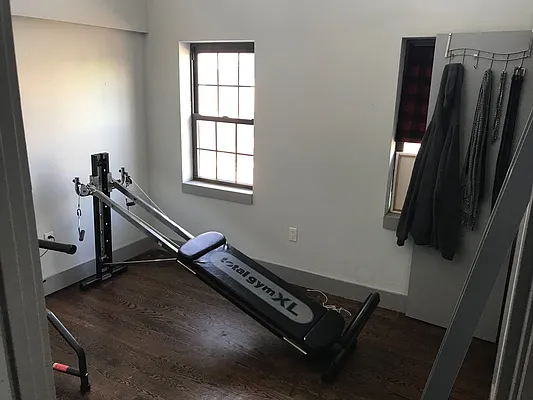 Rented by Premier Metro Realty Corp | media 49