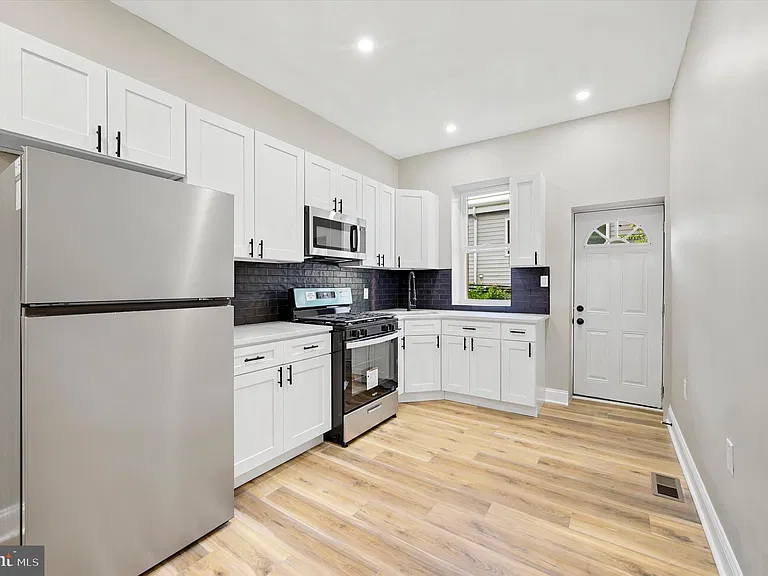 2811 W Albert St — Photo 4