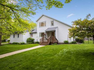 714 Cole Rd, Coralville, IA 52241