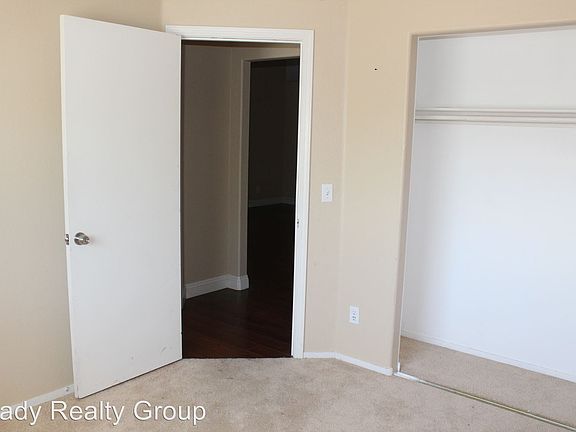 5th image of 6115 Daisy Petal St