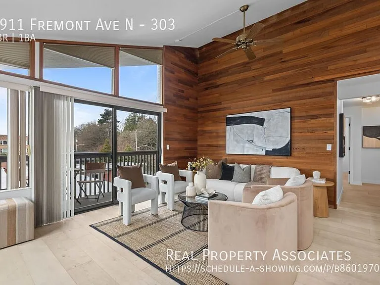 4911 Fremont Ave N #303 — Photo 2