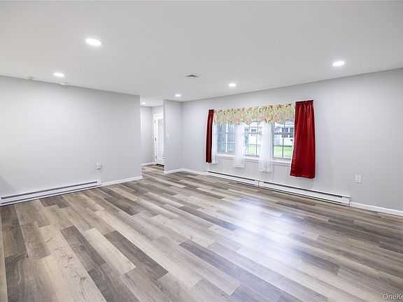 3rd image of 250A Newcastle Court