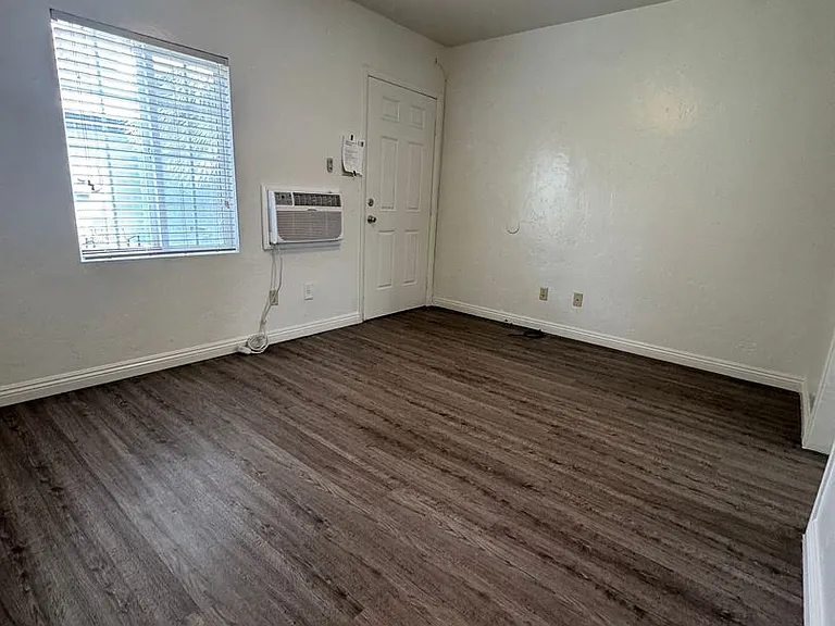 903 E Bridger Ave — Photo 11