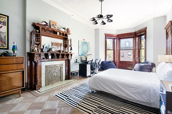 Sold by Douglas Elliman | media 18