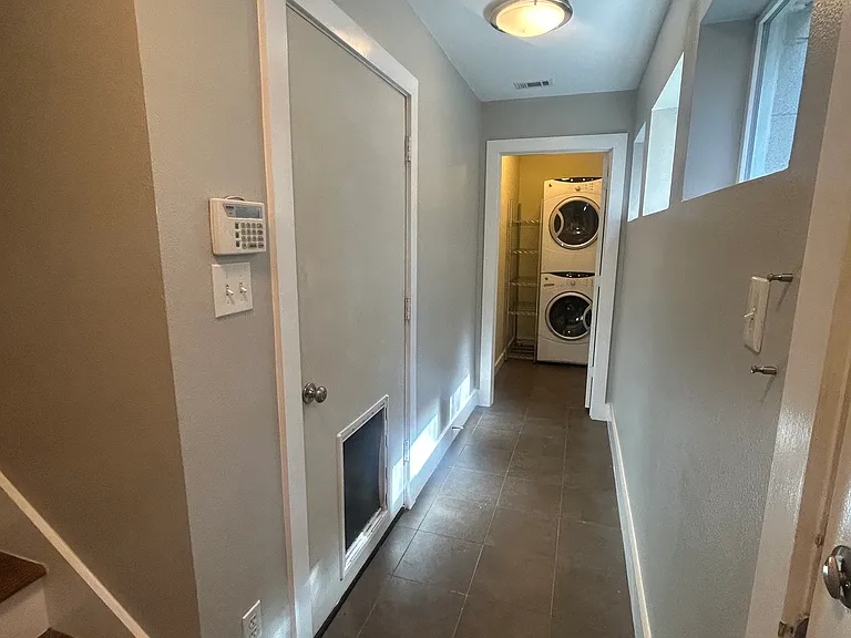 5711 Ross Ave #9 — Photo 6