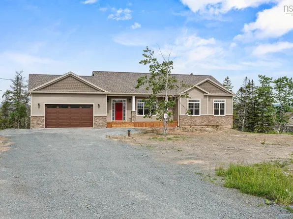 1097 Fleetwood Dr, Fall River, NS B2T 0V6