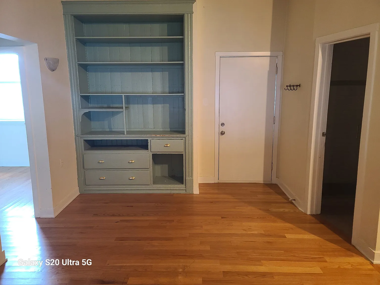 2 bed, 1000 sqft, $1,500 — Photo 3