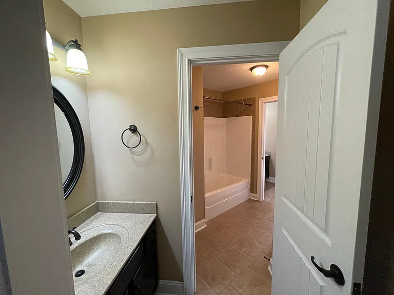 Upstairs Jack and Jill bath shared between two second story bedrooms.
