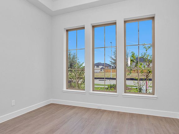 5th image of 3511 Lauriston Dr